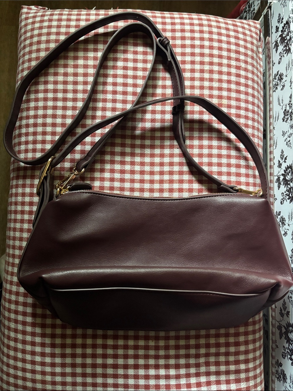 Old Navy Women’s Burgundy Leather Crossbody Bag - Classic Everyday Style